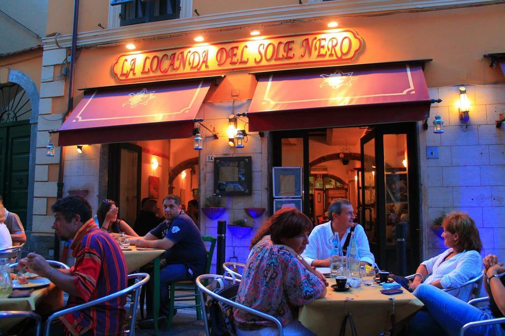 Locanda Del Sole Nero San Terenzo Exterior photo